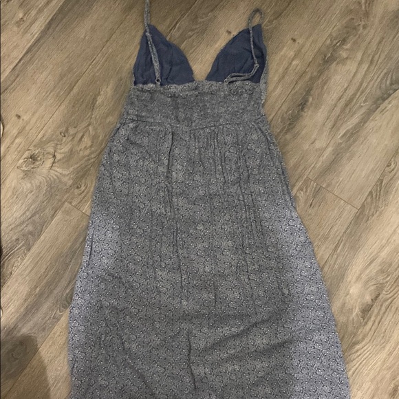 Blue Floral V-Cut Midi Dress - Picture 4 of 4